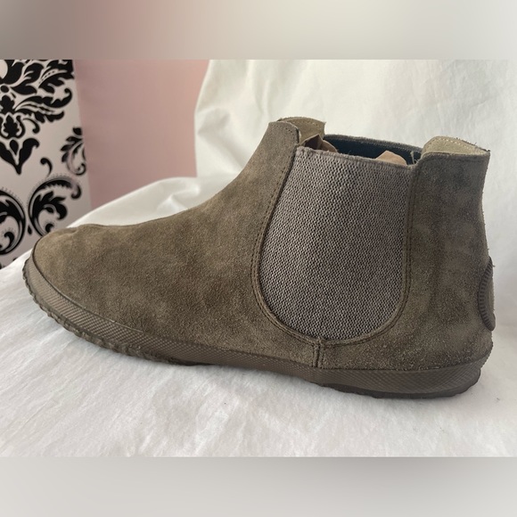 Men’s suede slip-on aro shoe - Picture 6 of 13